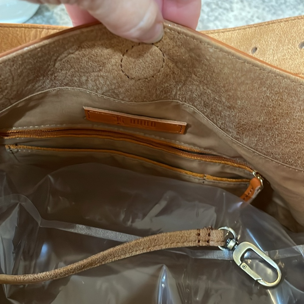 HOBO Tan Leather Shoulder Bag - Picture 6 of 10